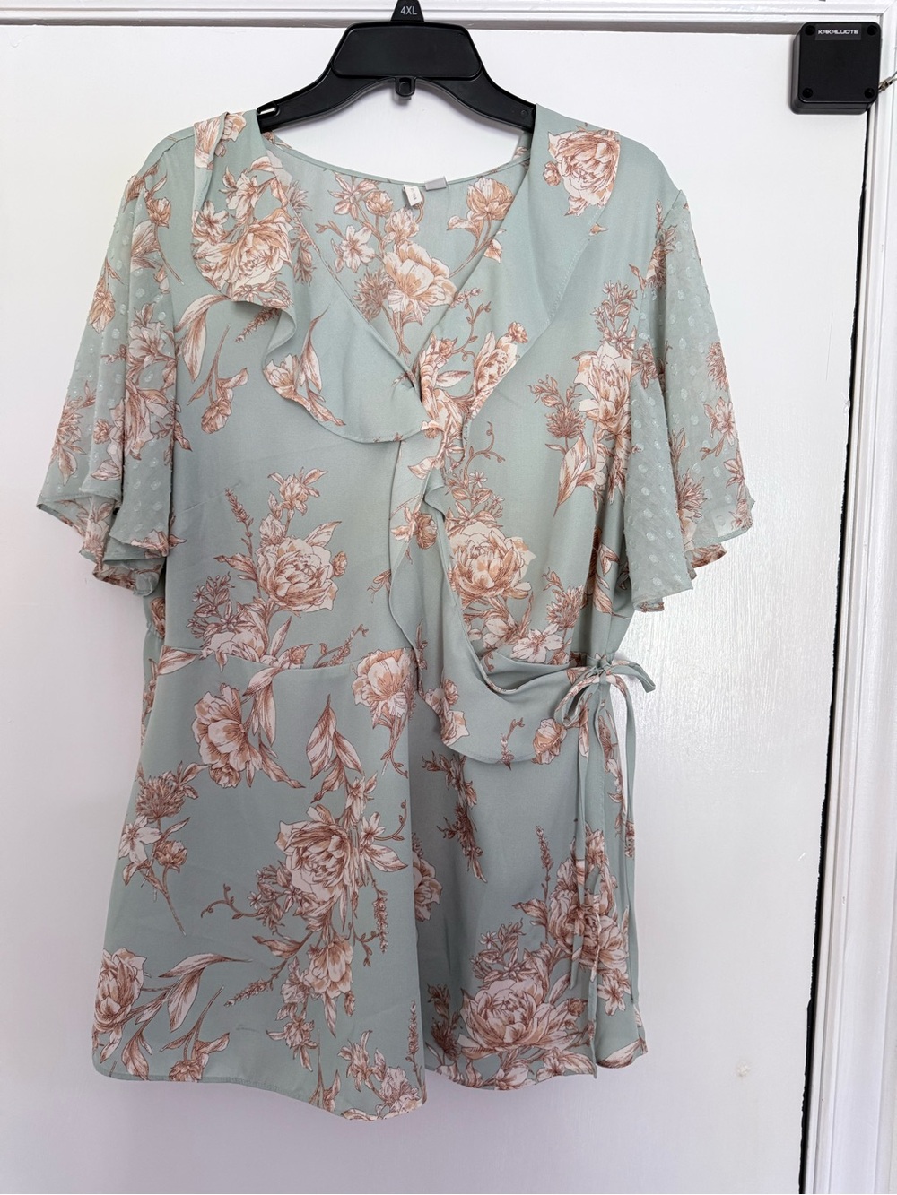 Cato Floral Tie-Waist Top in Mint Green and Taupe